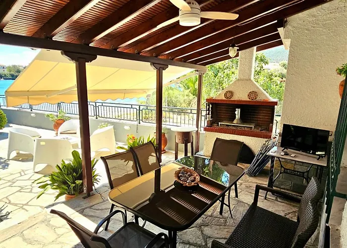 Case de vacanță Polianthi Seaside House